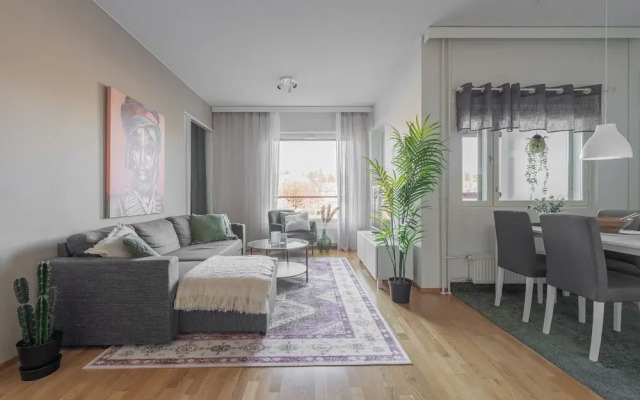 Homelike 1BR Apt. with Sauna & Parking