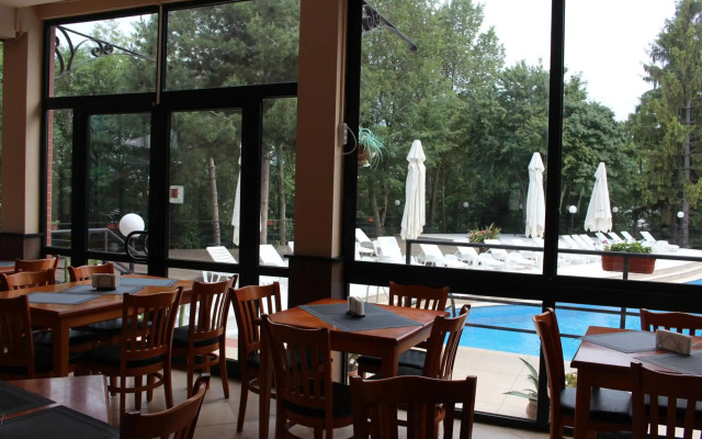 Park Hotel Briz All Inclusive- Free Parking