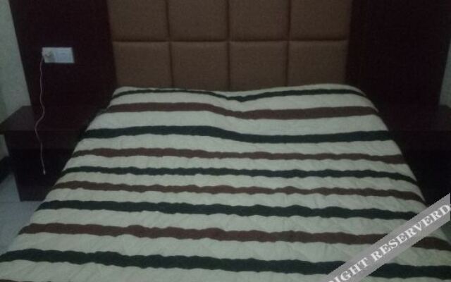 Yaxin Hotel (Xi'an Jixiang Village)