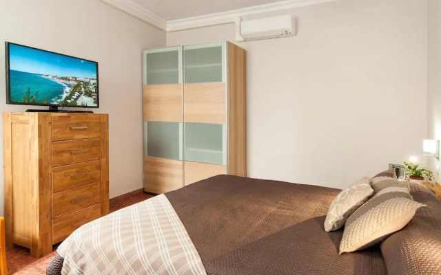 Beautiful Beach Apartment M&B IV by Las Canteras