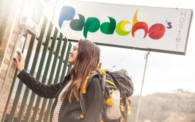 Papachos Hostel