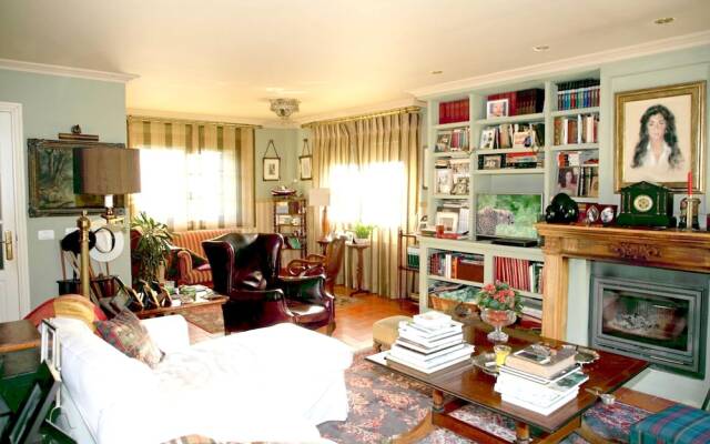 House With 5 Bedrooms in Pontevedra, With Enclosed Garden