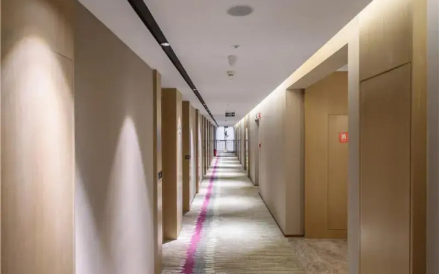 Lavande Hotel Chengdou Qingbai River Phoenix Lake