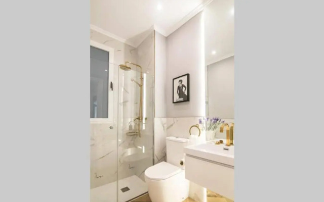 LA PLAZA Luxury Apartment (City Center)