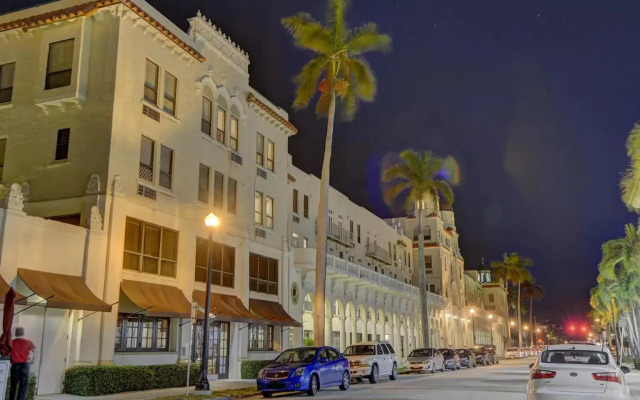Designer Decorated Palm Beach Hotel NEW
