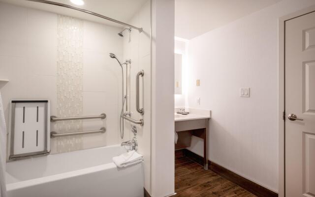 Crowne Plaza Albany - The Desmond Hotel by IHG