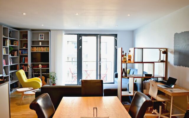Modern 2 Bedroom Apartment Next To Olympic Park