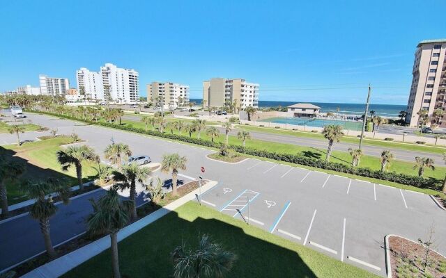 Oceanwalk 18-406 Apartment 2