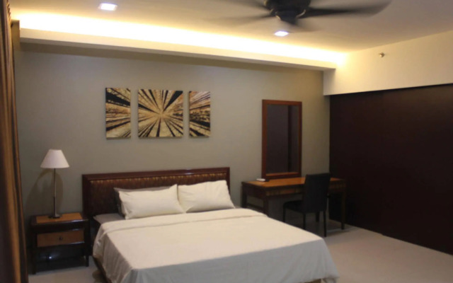 De Houz - Trefoil Setia Alam Home Stay