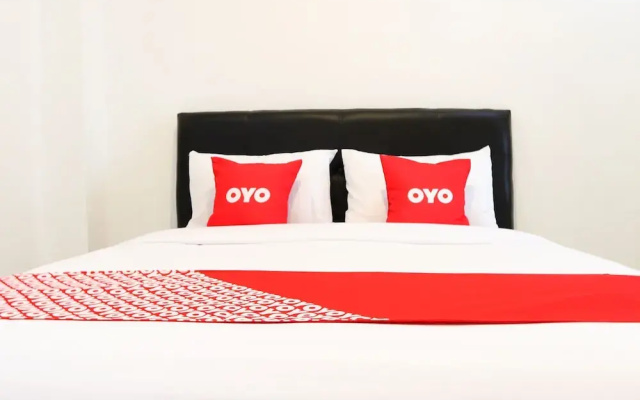 Monalisa Residence And Cafe by OYO Rooms