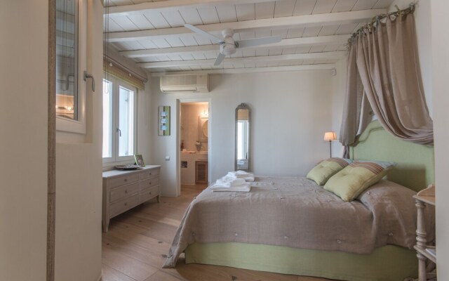 Villa Aphrodite sunkissed MykonianLuxury