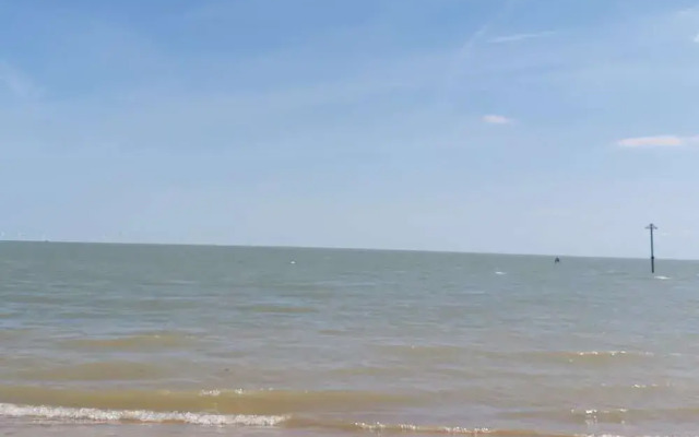Adorable 2 Bedroom Caravan in Clacton-on-sea