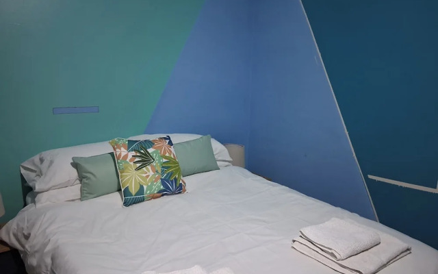 Sunny Southampton 3 Bedroom Apartment