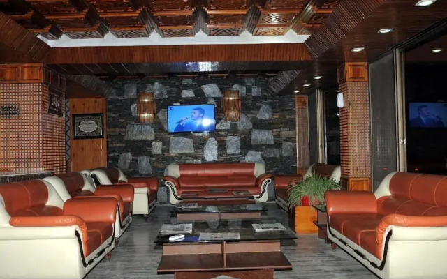 Hotel Pameer