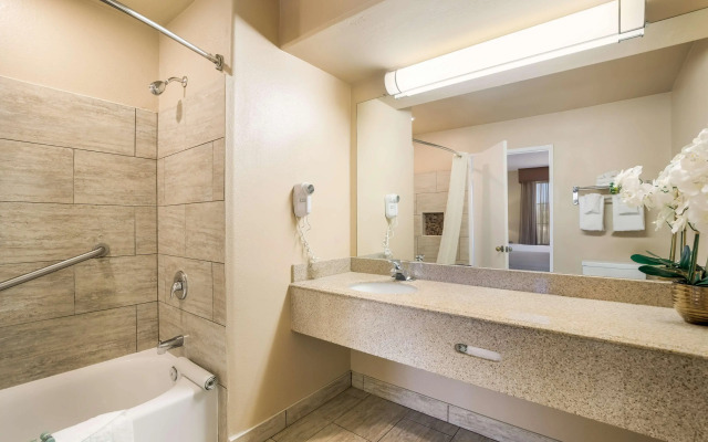Best Western Escondido Hotel