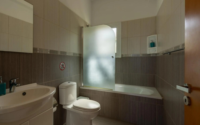 Casa Yasmina-3-Bedroom Villa in Protaras