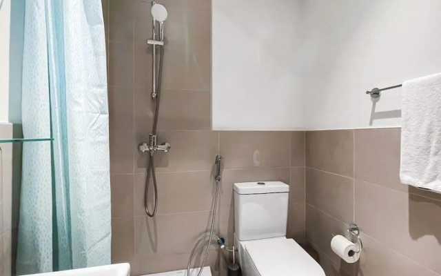 Lux 4BR Duplex in Blvd of Downtown