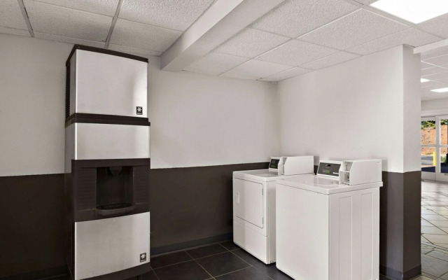 Rodeway Inn Commerce