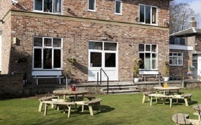 Beechwood Close Hotel