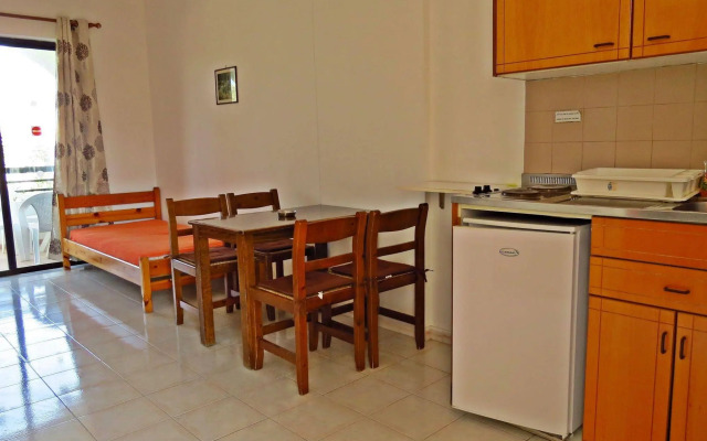 Debby Hotel Apartments