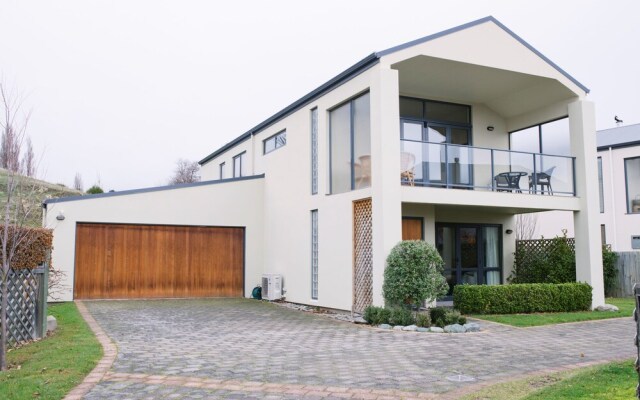 Meadowbrook Place