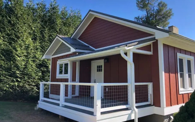 The Farmhouse at Wolfehaven