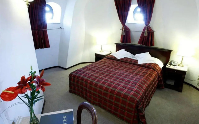 Zeus Essence Bucharest Venezia