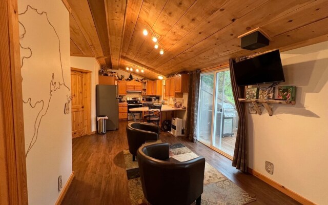 Blue Spruce Apartment