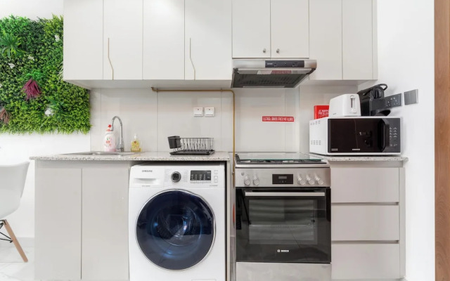 Studio with Canal Views by Bespoke