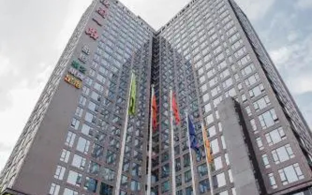 Uzone Serviced Apartment
