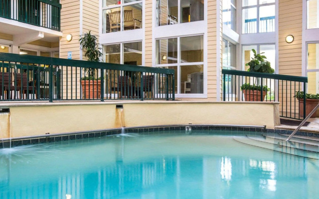 Econo Lodge Pigeon Forge Riverside