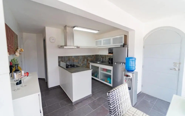 Los Corales Beach Front E101