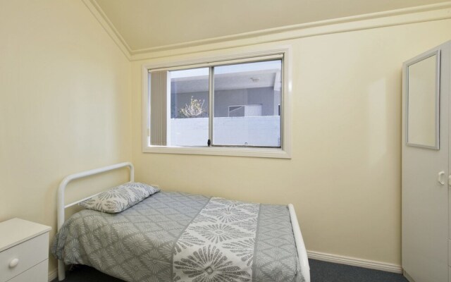 Victoria Parade, 25, Stillwater