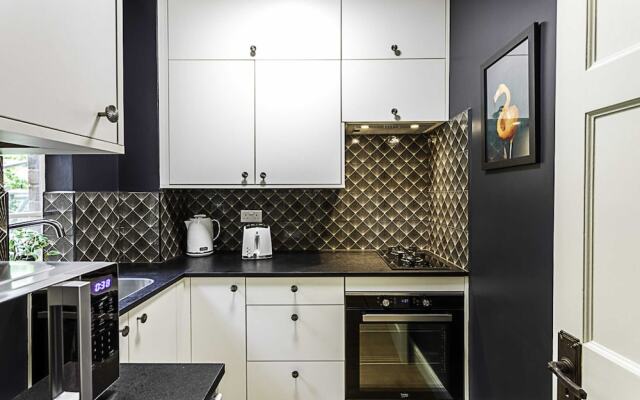 Stylish Highgate Haven Apartment