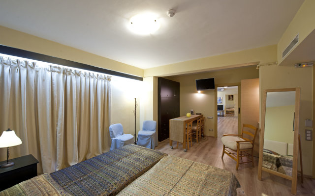 Efplias Hotel Apartments and Suites