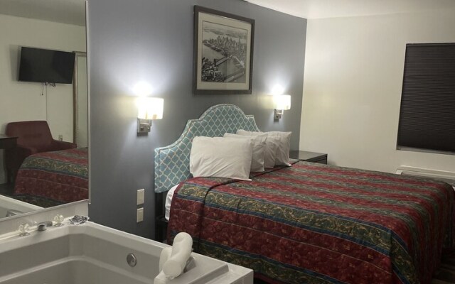 Greenwoods Inn & Suites