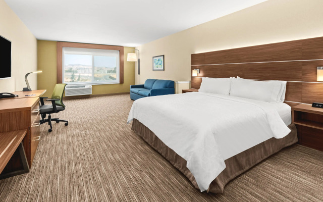 Holiday Inn Express & Suites Willows by IHG