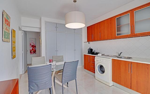 Faro Airport Flat 1 by Homing