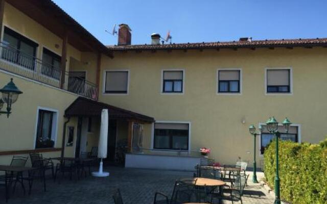 Gasthaus-Pension zum Löwen