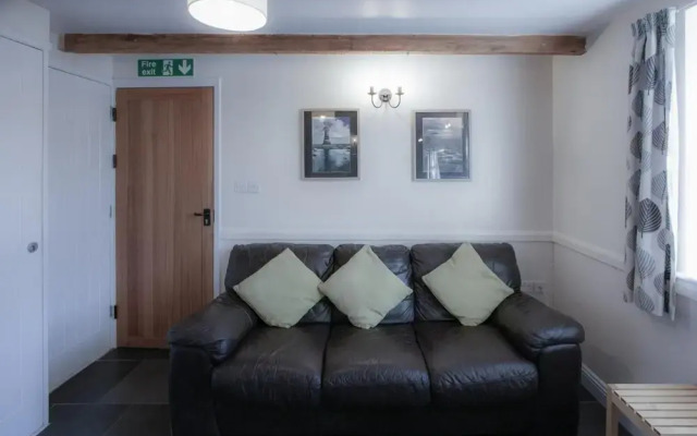 Bunk House - 4 Bedroom - Llangenith
