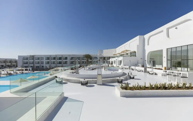 White Hills Resort - Posh Club