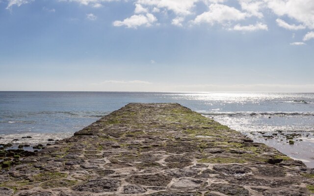 Carcavelos Beach Apt