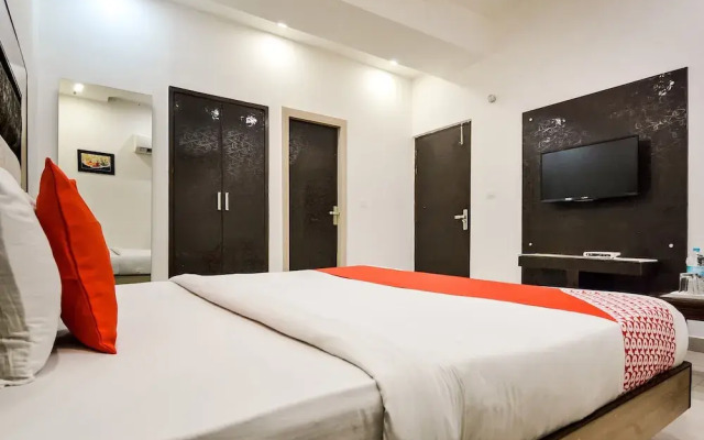 Oyo 60737 Hotel Purple Residency