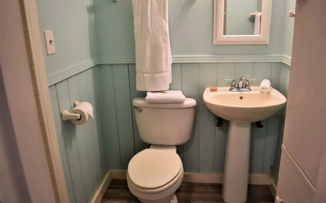 Renn House - Three Bedroom Bungalow