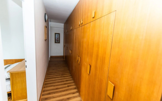 Cozy, Spacious & Sunny in Heart of City Center