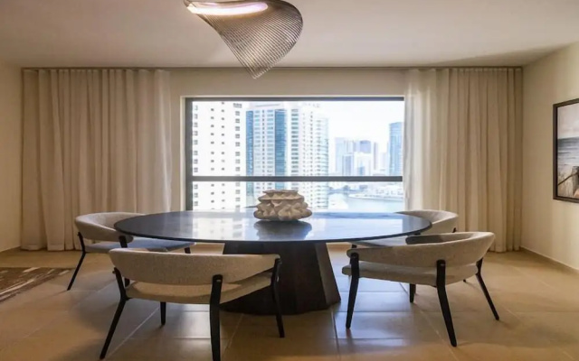 Modern 2BR Oasis with Breathtaking Views