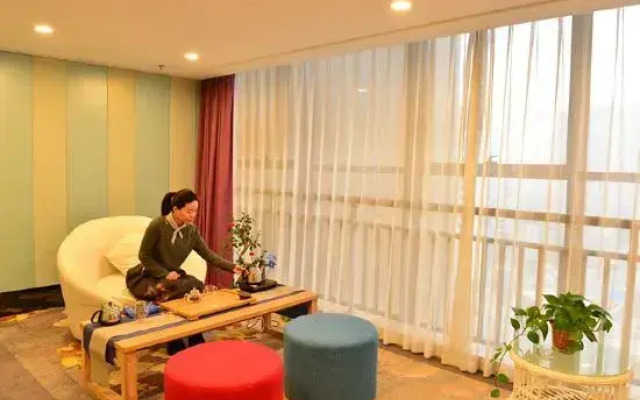 One Yearn Hotel (Zhengzhou CBD Convention and Exhibition Center)