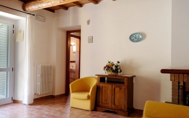 Scenic Holiday Home in Torgiano With Swimming Pool