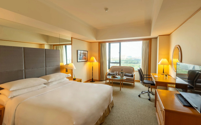 Renaissance Riverside Hotel Saigon
