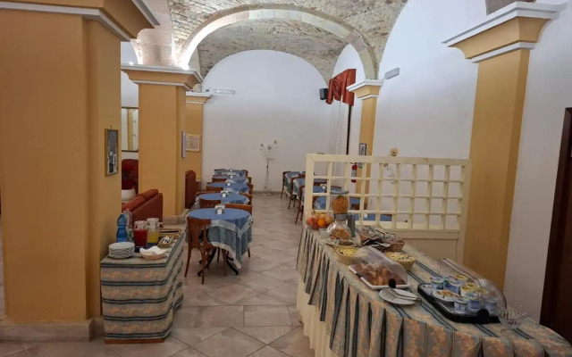 Hotel 4 Mori